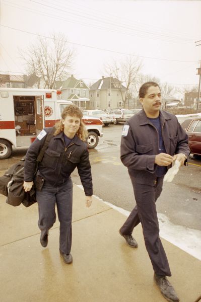 1992 - Paramedics respond to call